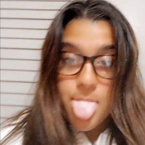 Meet your Posher, Avery